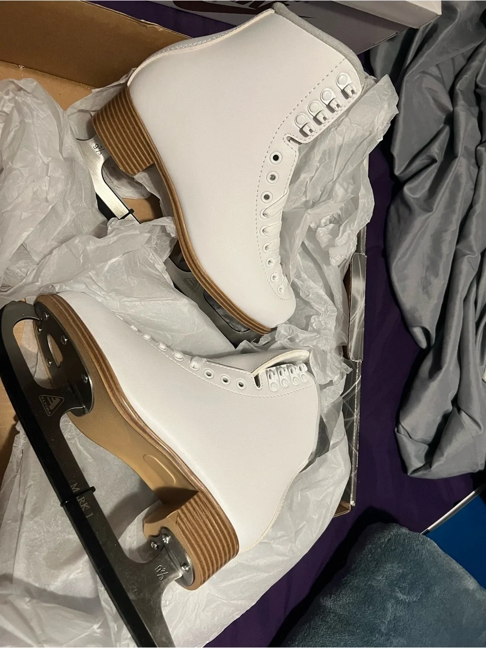 Jackson 200 Figure Ice Skates White Lace Size 6 for Ice Skating Women's Skates